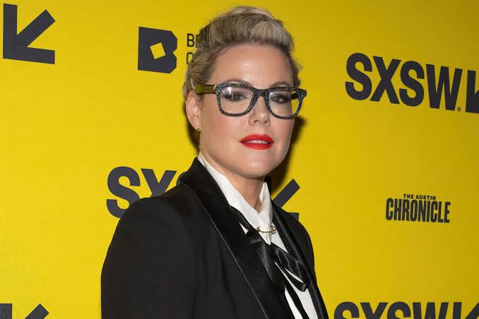 Kathleen Robertson Net Worth, Age, Biography, Children, Husband, Height